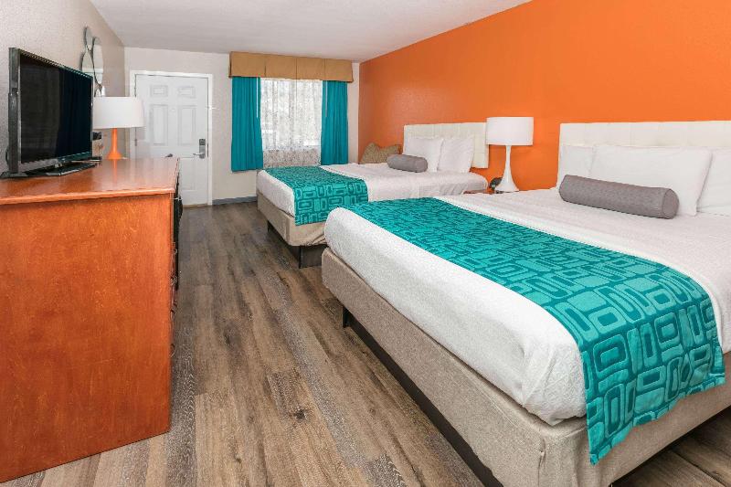 Howard Johnson by Wyndham Lafayette - photo 16