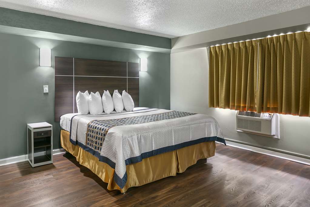 Rodeway Inn Bristol near Sesame Place - photo 9