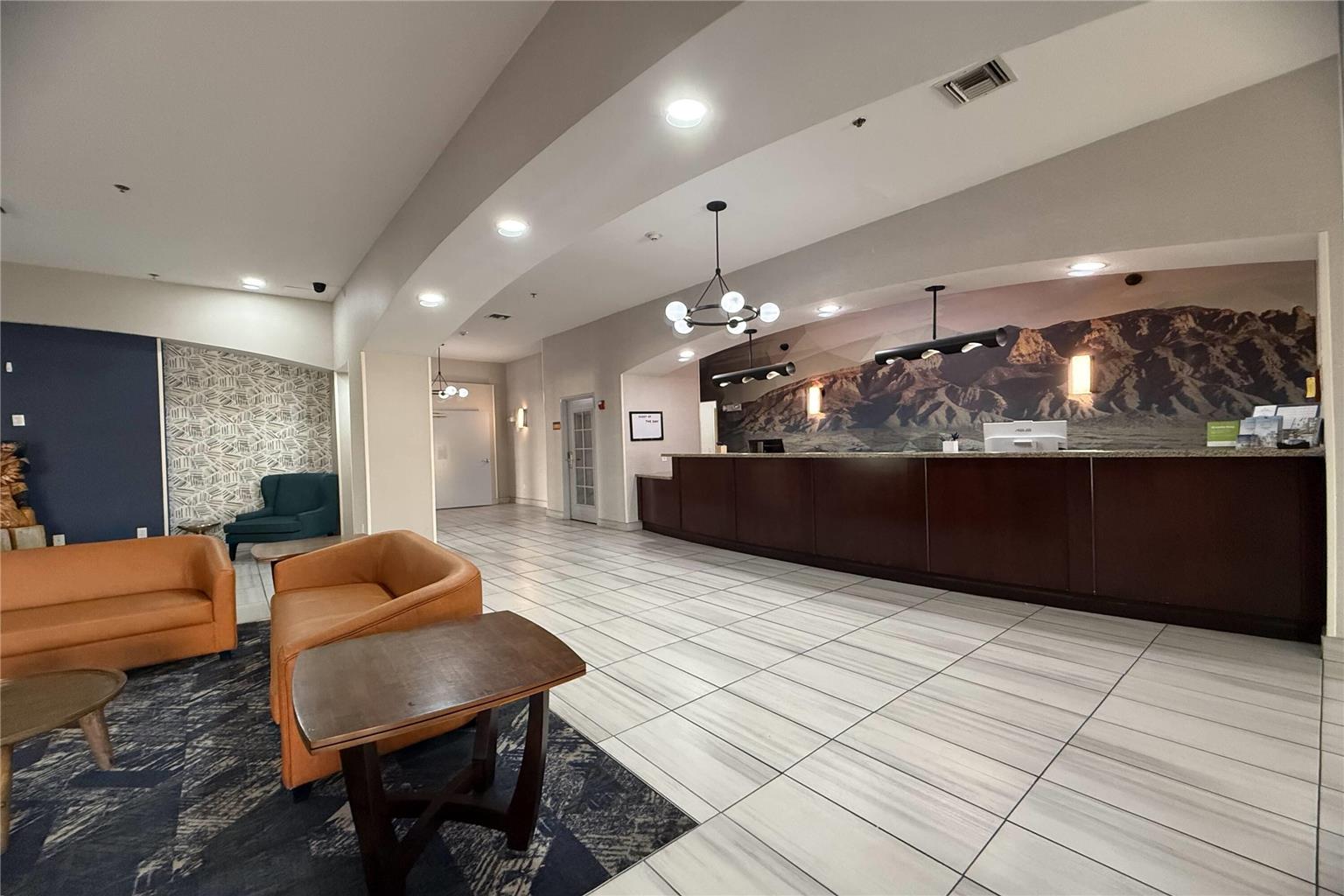 La Quinta Inn & Suites by Wyndham Albuquerque Midtown - photo 9