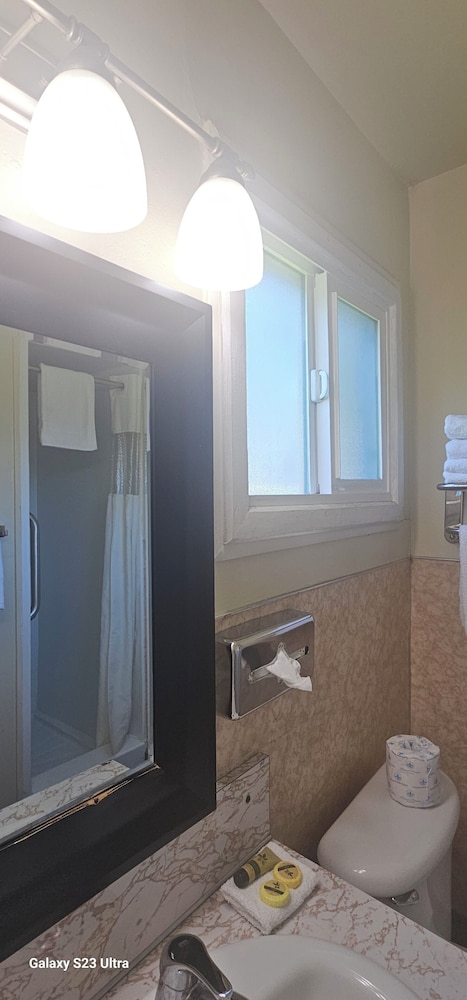 North Coast Inn - photo 15