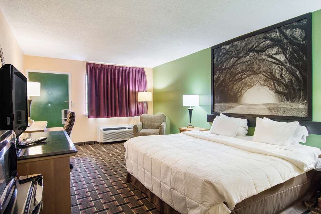 Americas Best Value Inn Darien - photo 16