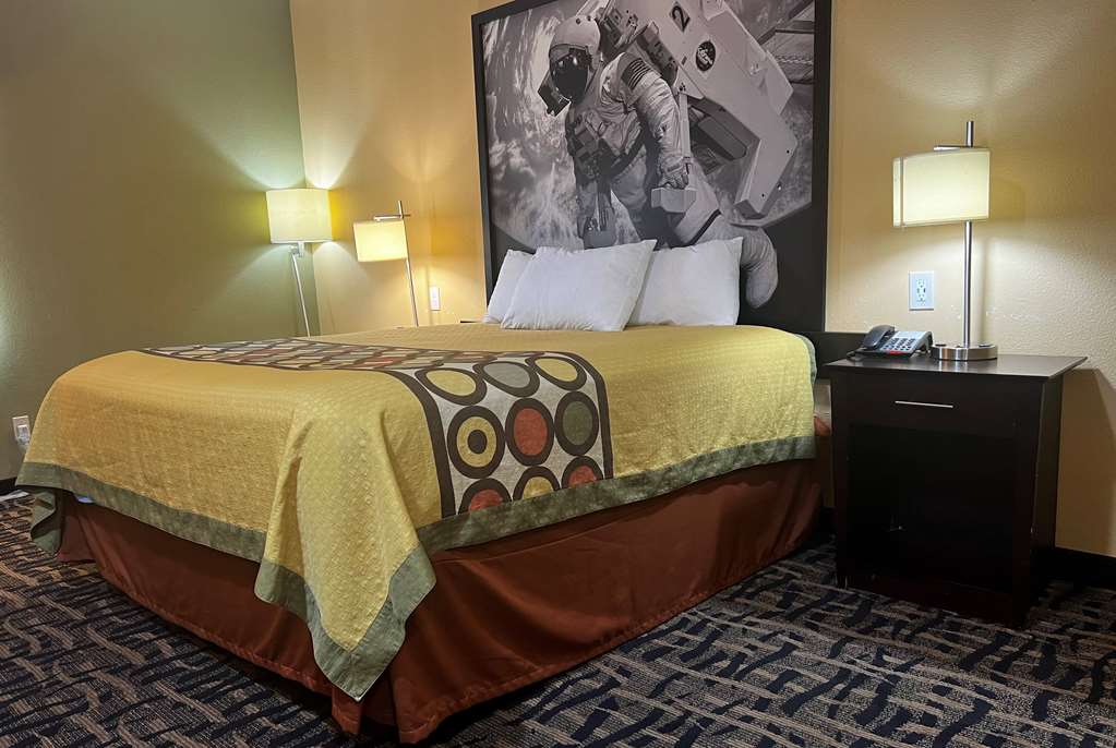 Super 8 by Wyndham Pasadena - photo 7