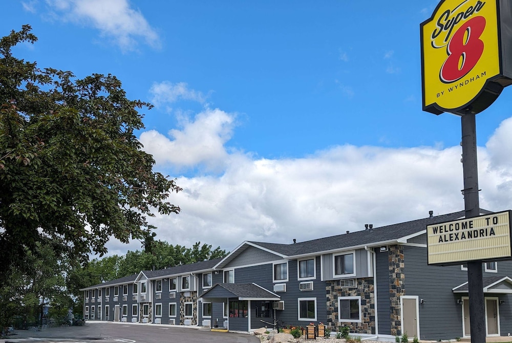 Super 8 By Wyndham Alexandria Mn