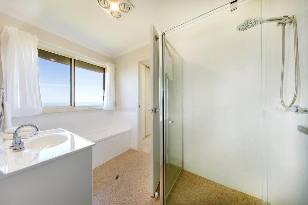 Hallett Cove Hideaway By Host Solutions — 4-Star Luxury Hotel in Hallett Cove, Australia