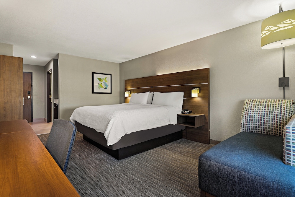 Holiday Inn Express Hotel & Suites Okmulgee by IHG - photo 16