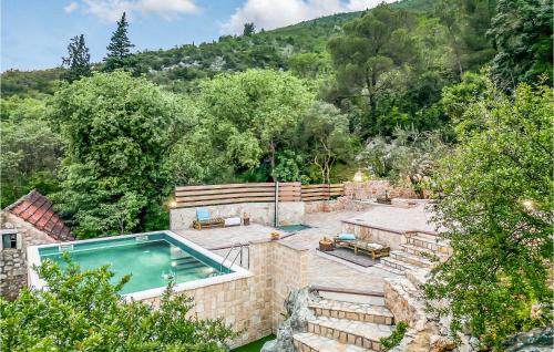 3 Bedroom Awesome Home In Vrgorac — 4-Star Luxury Hotel in Vrgorac, Croatia