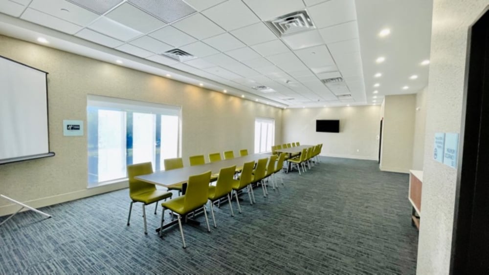 Holiday Inn Express Fall River North by IHG - photo 22