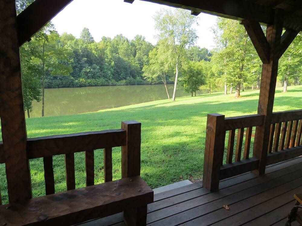 Southern Comfort Lakeside Cabin Resort - photo 29