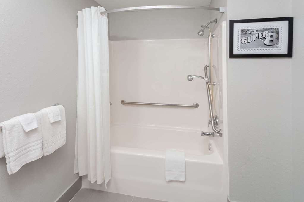 Super 8 by Wyndham Rochester - photo 9