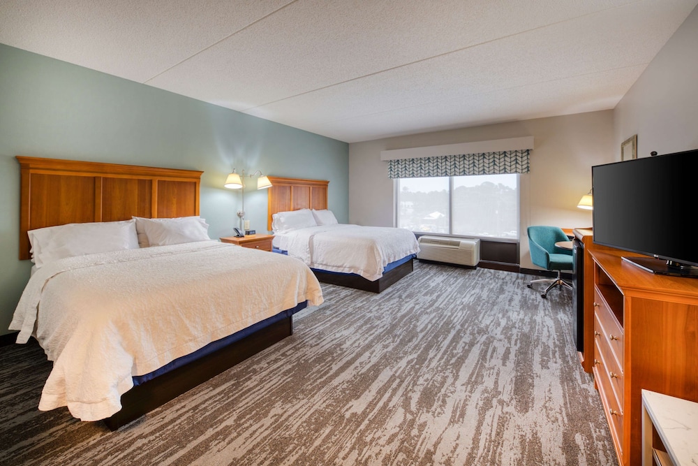 Hampton Inn Wilmington University Area Smith Creek Station - photo 16