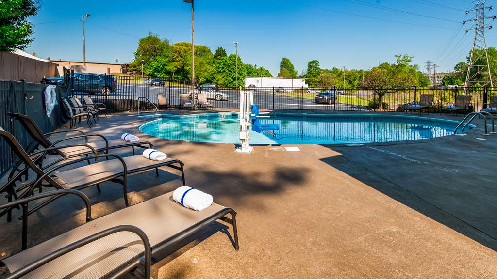 Best Western Plus Hanes Mall Hotel - photo 2