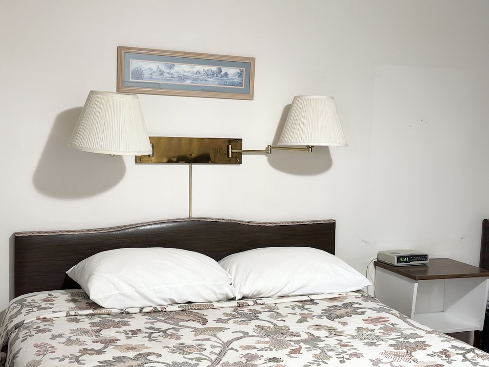 The Davenport Motel - photo 22