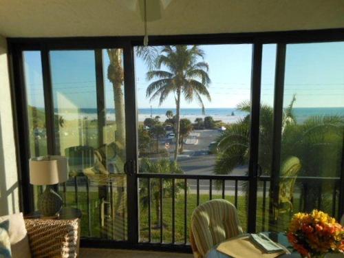 Crescent Royale Condominiums 3D — 4-Star Luxury Hotel in Siesta Key, United States