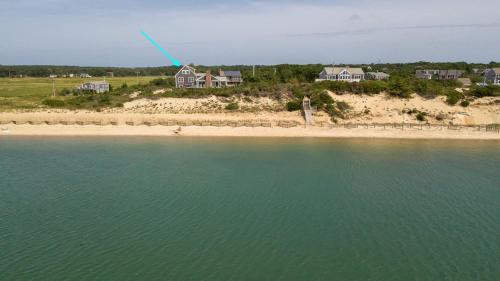 Gorgeous Architectural Waterfront Property — Eastham