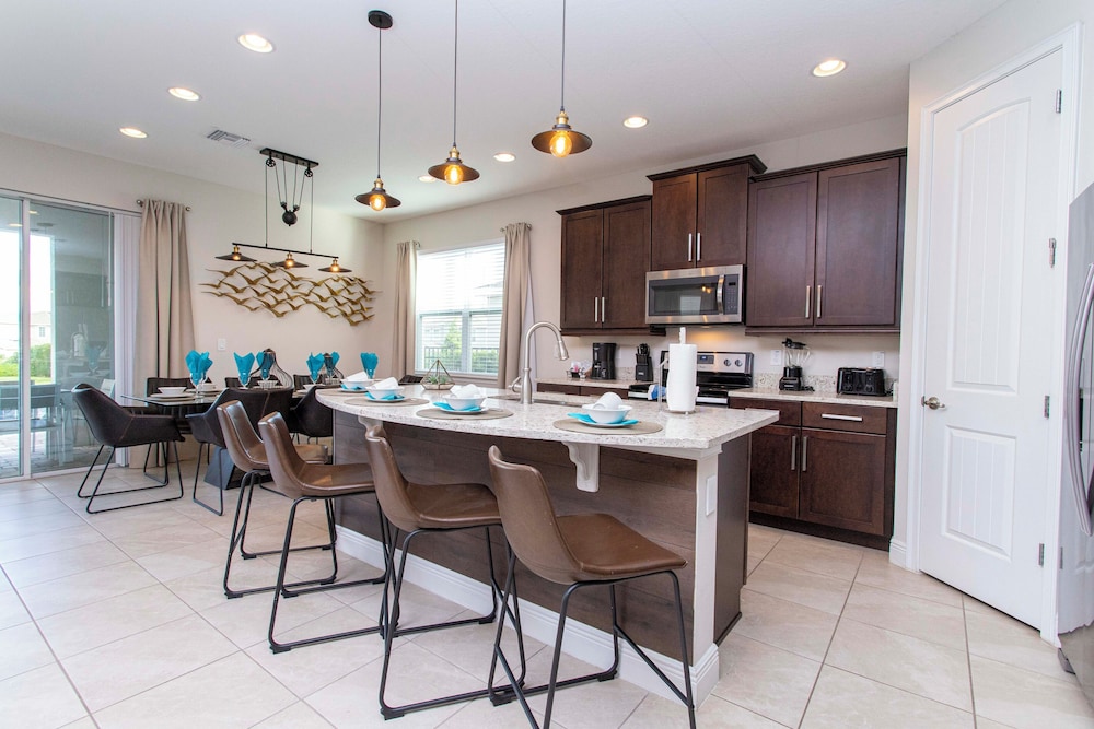 Luxurious 5Bd Single Family w Pool Jacuzzi Encore Resort 7432 - photo 9