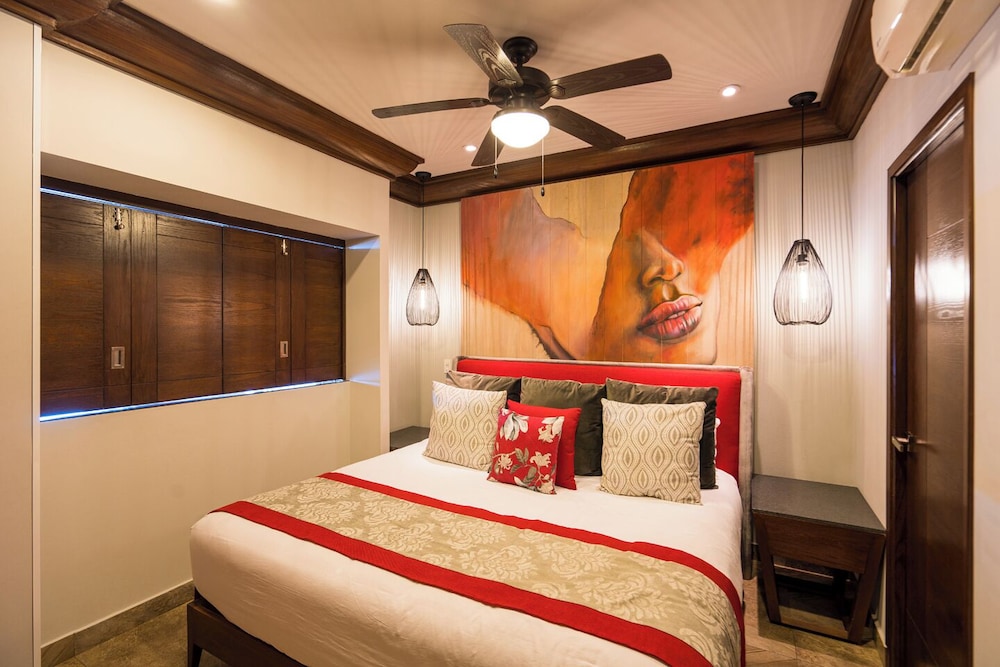 Pinnacle Resorts 220