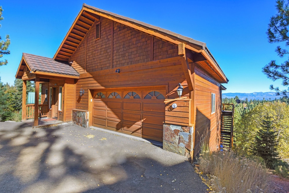 Hilltop Hideaway w Game Room & Forest Views - photo 37