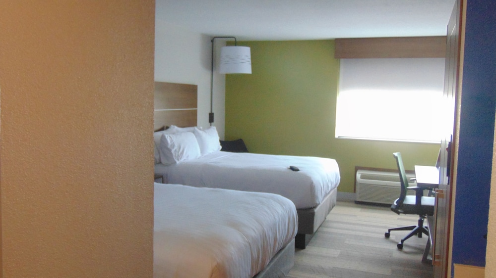 Holiday Inn Express & Suites Wapakoneta by IHG - photo 20