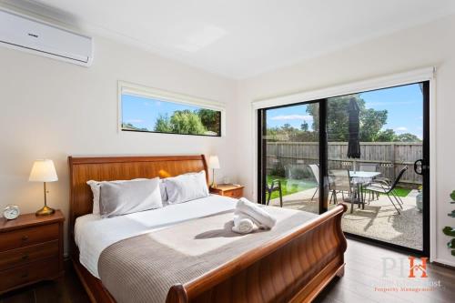 Recently build 4BDR Family Home in Quiet Estate — 4-Star Luxury Hotel in Cowes, Australia