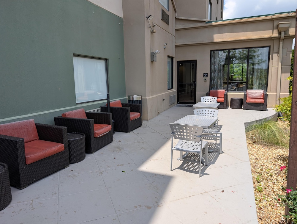 Best Western Plus Columbus North Ft. Moor - photo 19