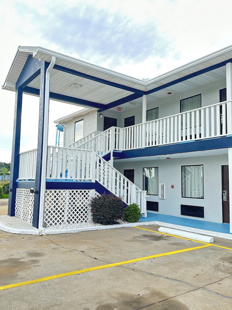 Sylvester Inn - photo 18