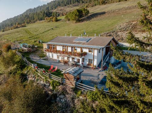 Untertelshof - carbon neutral hotel in Lasa