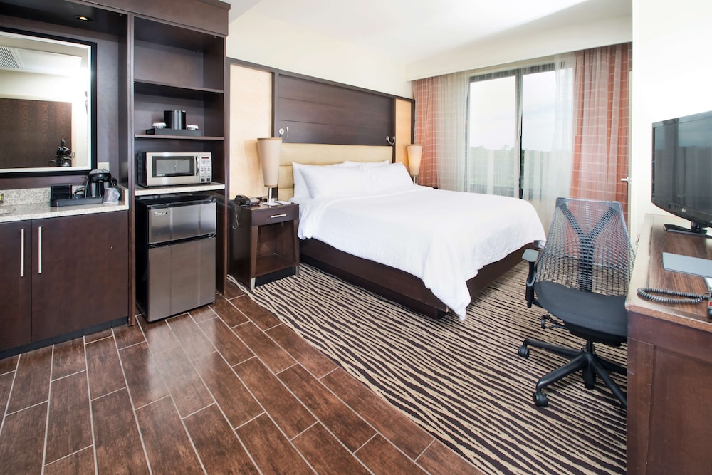 Embassy Suites by Hilton Fayetteville Fort Bragg - photo 7