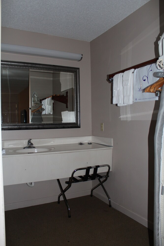 Carom Inn Denham Springs BatonRouge - photo 19