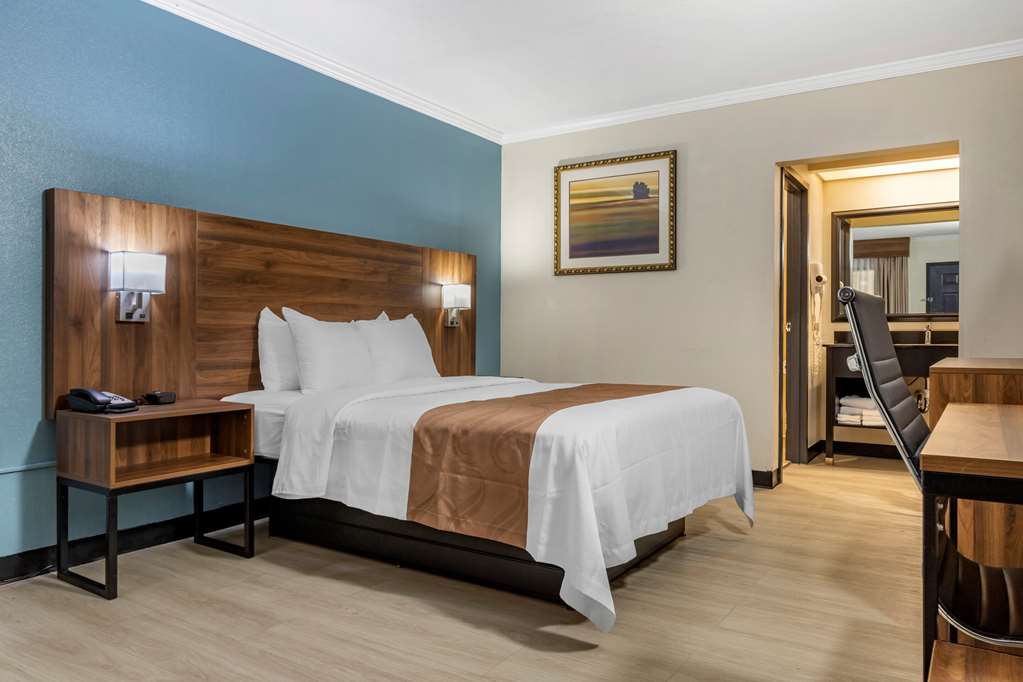 Quality Inn & Suites Ft. Jackson Maingate - photo 17