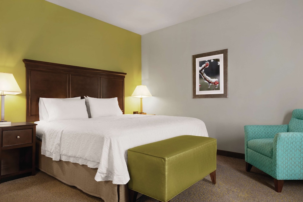 Hampton Inn & Suites Mishawaka South Bend at Heritage Square - photo 25
