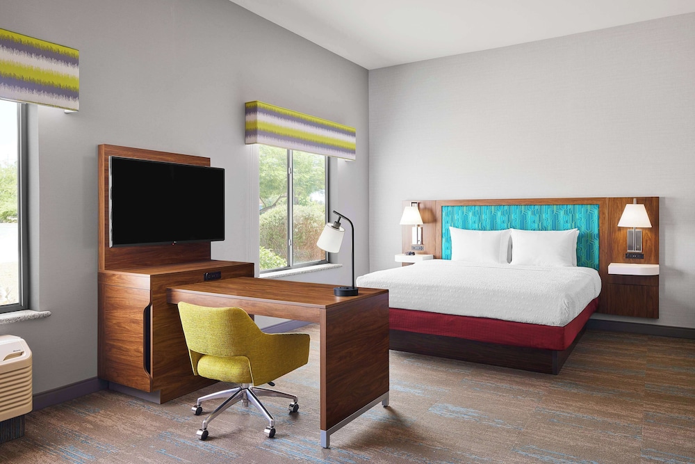 Hampton Inn & Suites Ridgecrest - photo 18