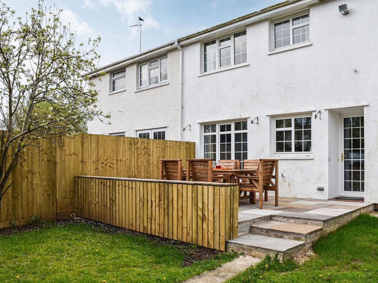 Brookside - carbon neutral hotel in Bridgend