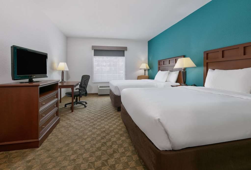 Baymont Inn & Suites by Wyndham Glen Rose - photo 15