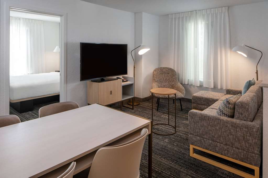 Sonesta Simply Suites Falls Church - photo 9