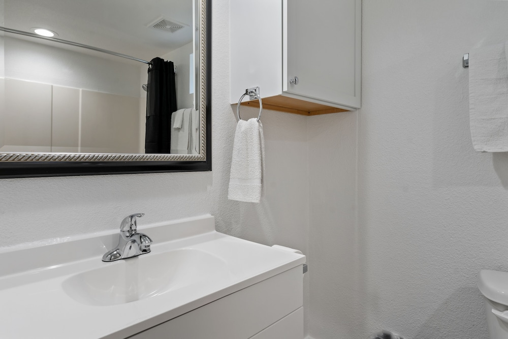 Extended Stay Gun Barrel City - photo 32