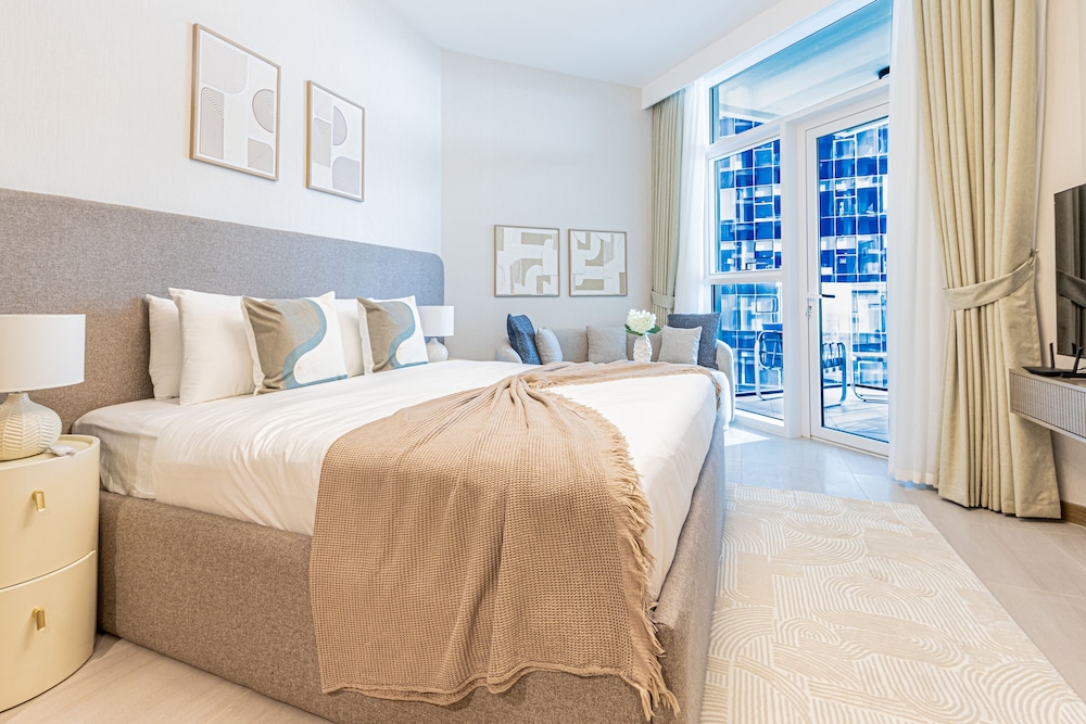 Minimalist Luxe Studio in the City — 4-Star Luxury Hotel in Dubai, United Arab Emirates