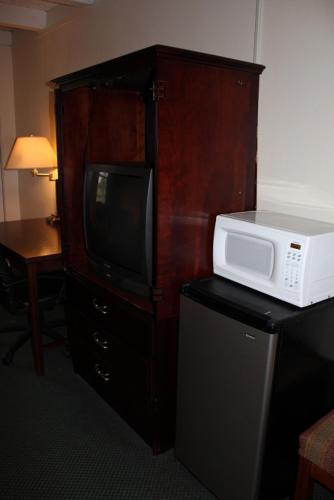Executive Inn of Knoxville - photo 9