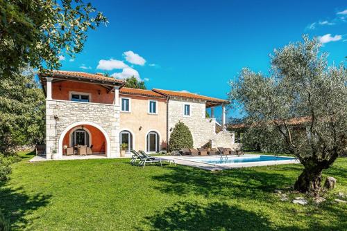 Villa Gimino — 5-Star Luxury Hotel in Zminj, Croatia
