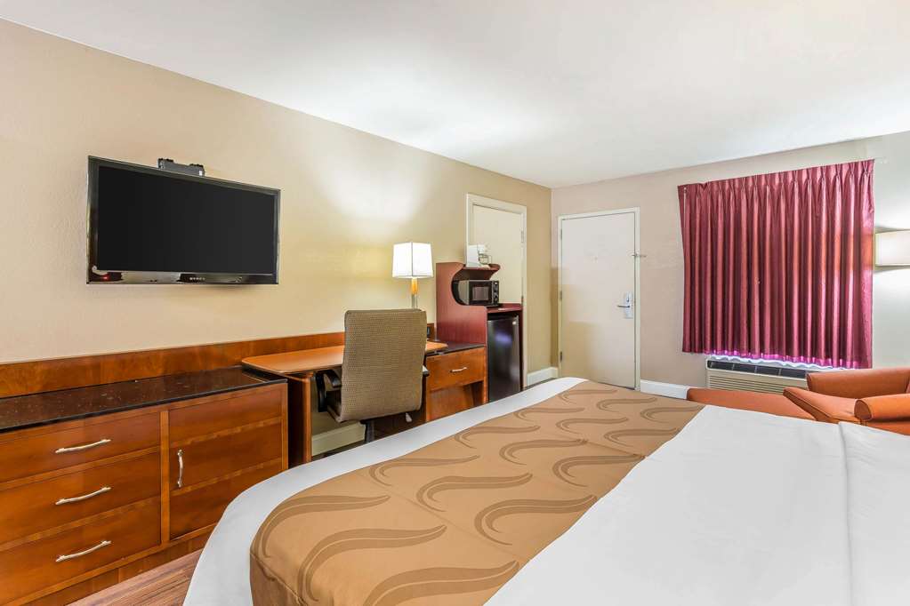 Quality Inn & Suites near Robins Air Force Base - photo 15