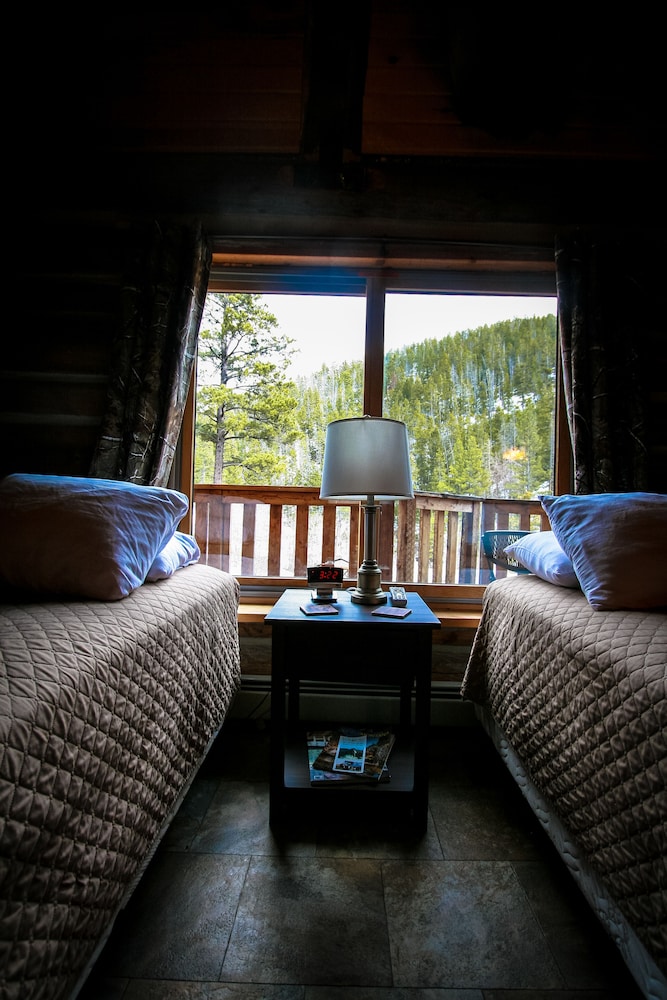Judith Mountain Lodge - photo 12