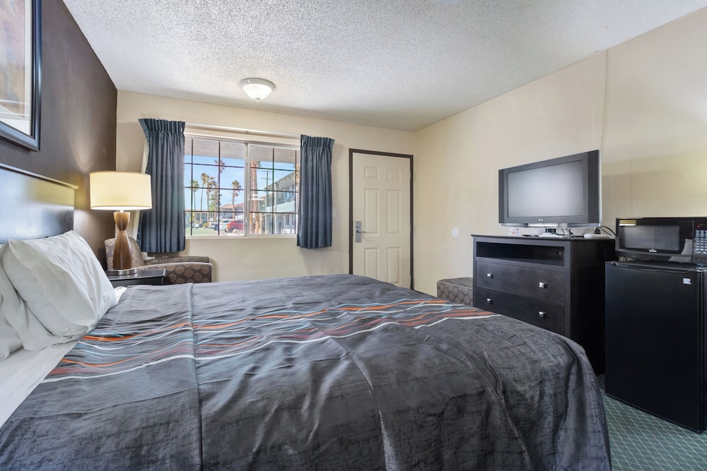 Economy Inn Barstow - photo 4