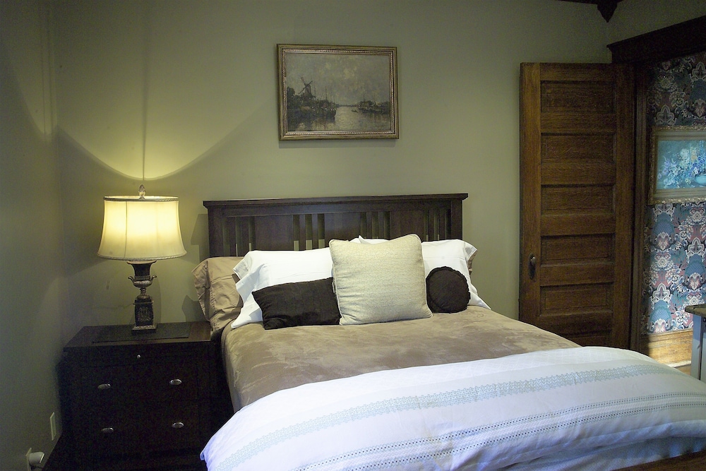 South Broadway Manor - photo 15