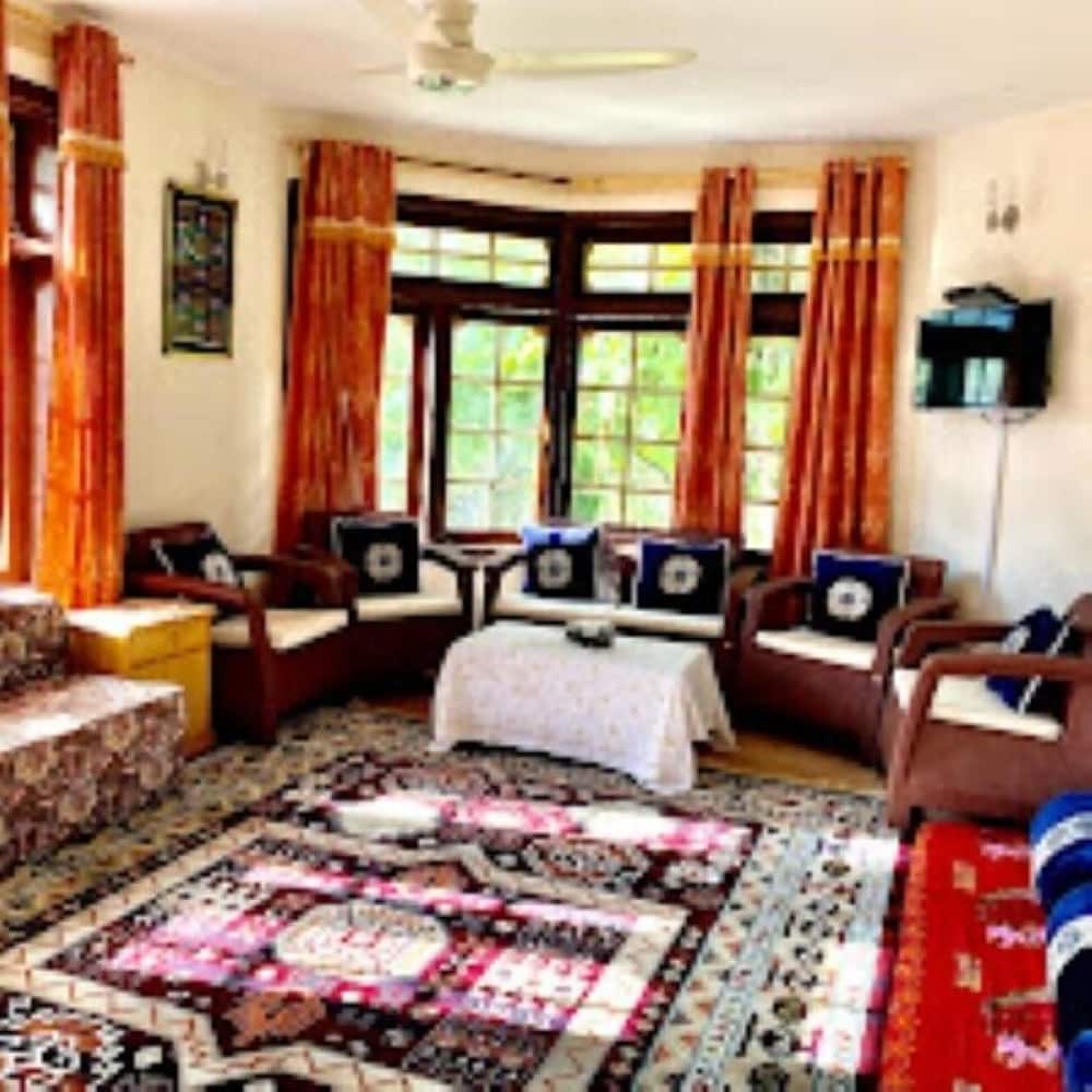 Mountain Escape — hotel in Barishal