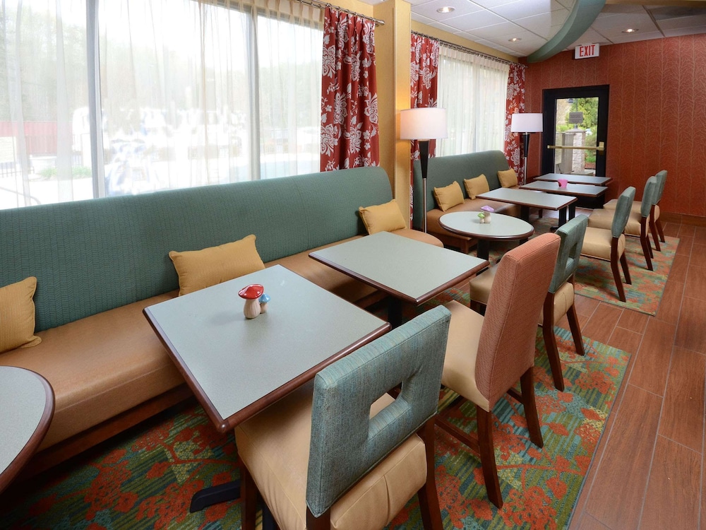 Hampton Inn Martinsville - photo 39