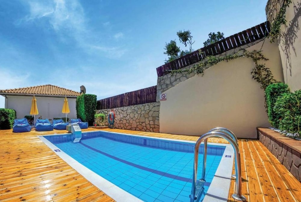 Villa Dimi in Tsilivi — 4-Star Luxury Hotel in Zakynthos, Greece