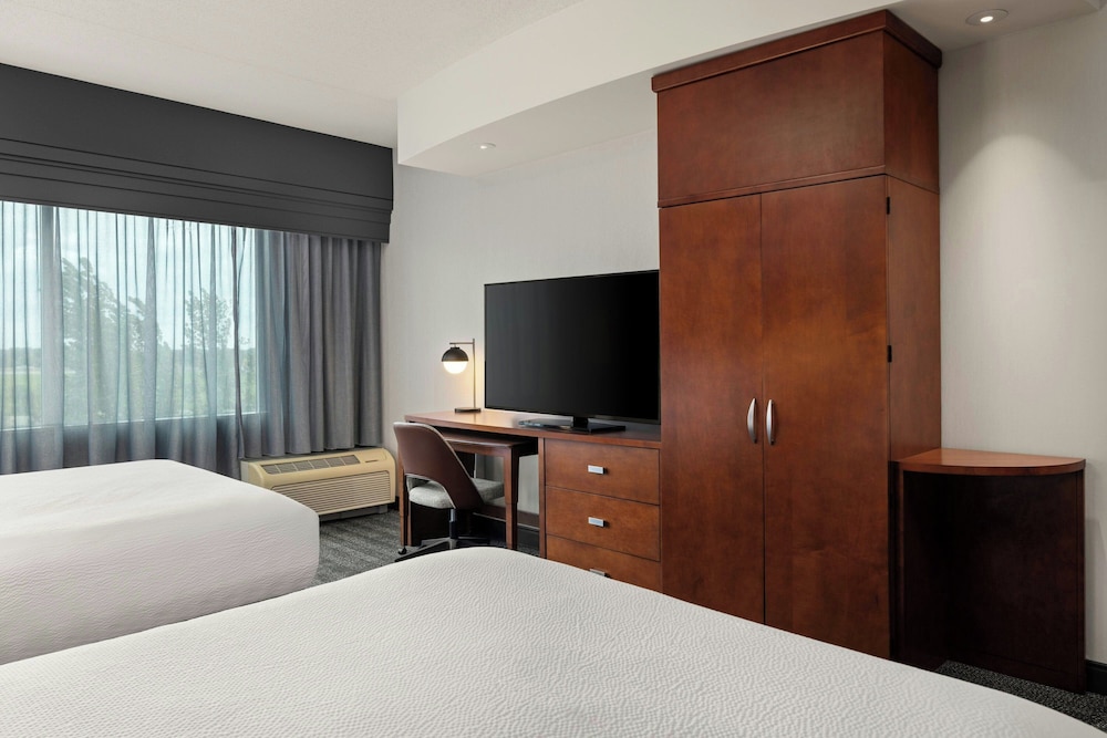 Courtyard by Marriott Minneapolis Maple Grove Arbor Lakes - photo 24