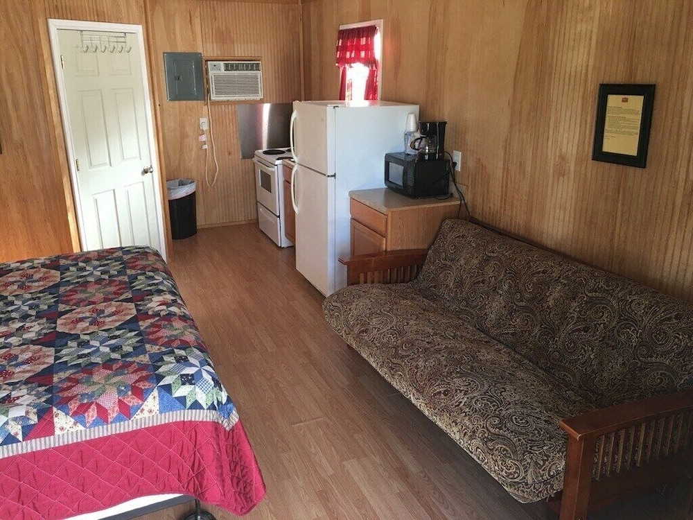 Whispering Creek Lodging & RV Resort - photo 16