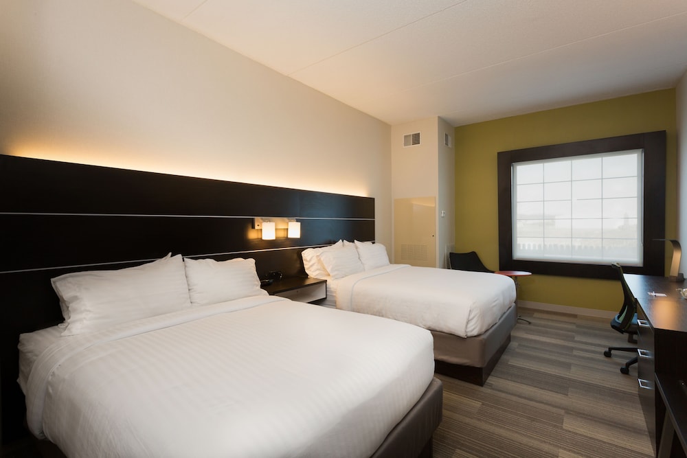 Holiday Inn Express & Suites Reading by IHG - photo 17