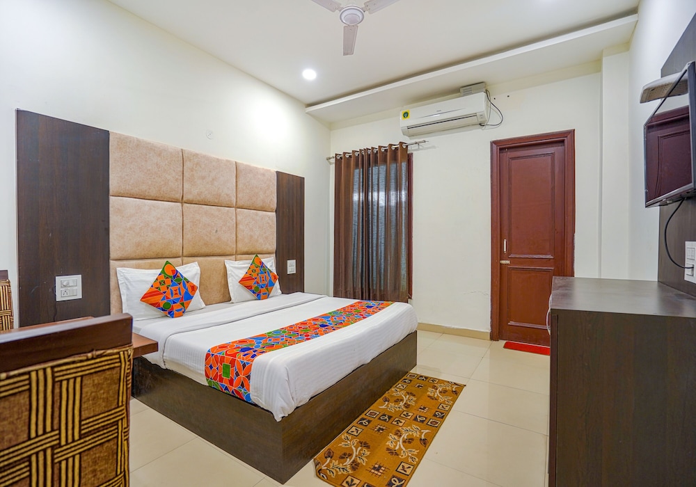 Oyo 43708 Hotel Grand Inn in Jalandhar, India