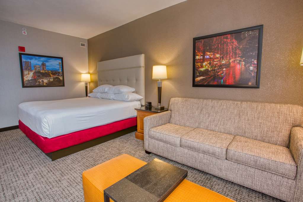 Drury Inn & Suites Near La Cantera Parkway - photo 17